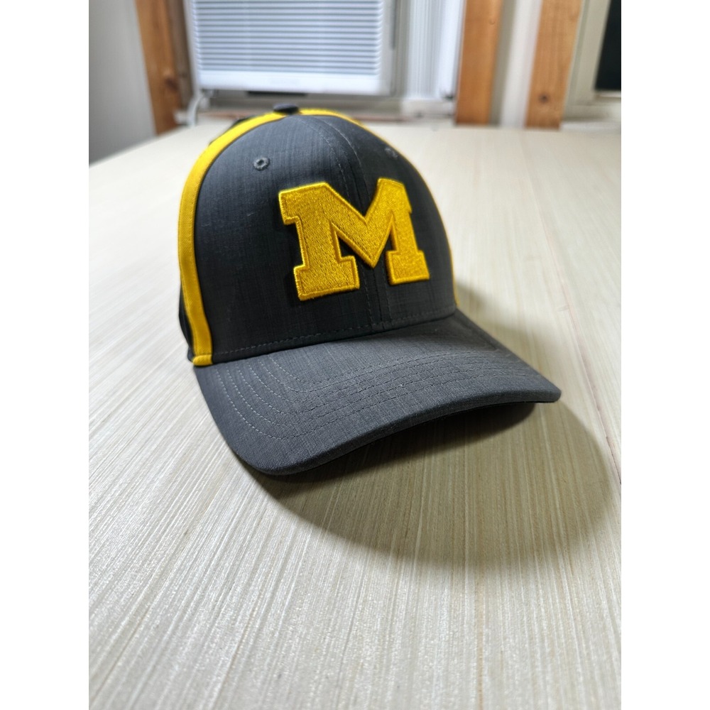 Nike Jordan Cap Men's One Size Black Yellow Michigan Wolverines Football Hat